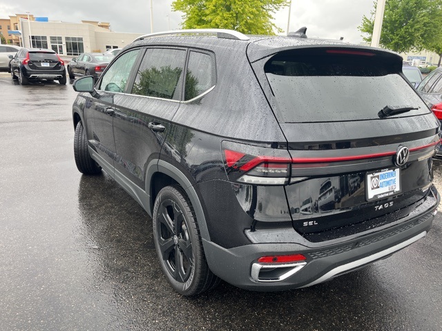 2025 Volkswagen Taos SEL photo 3