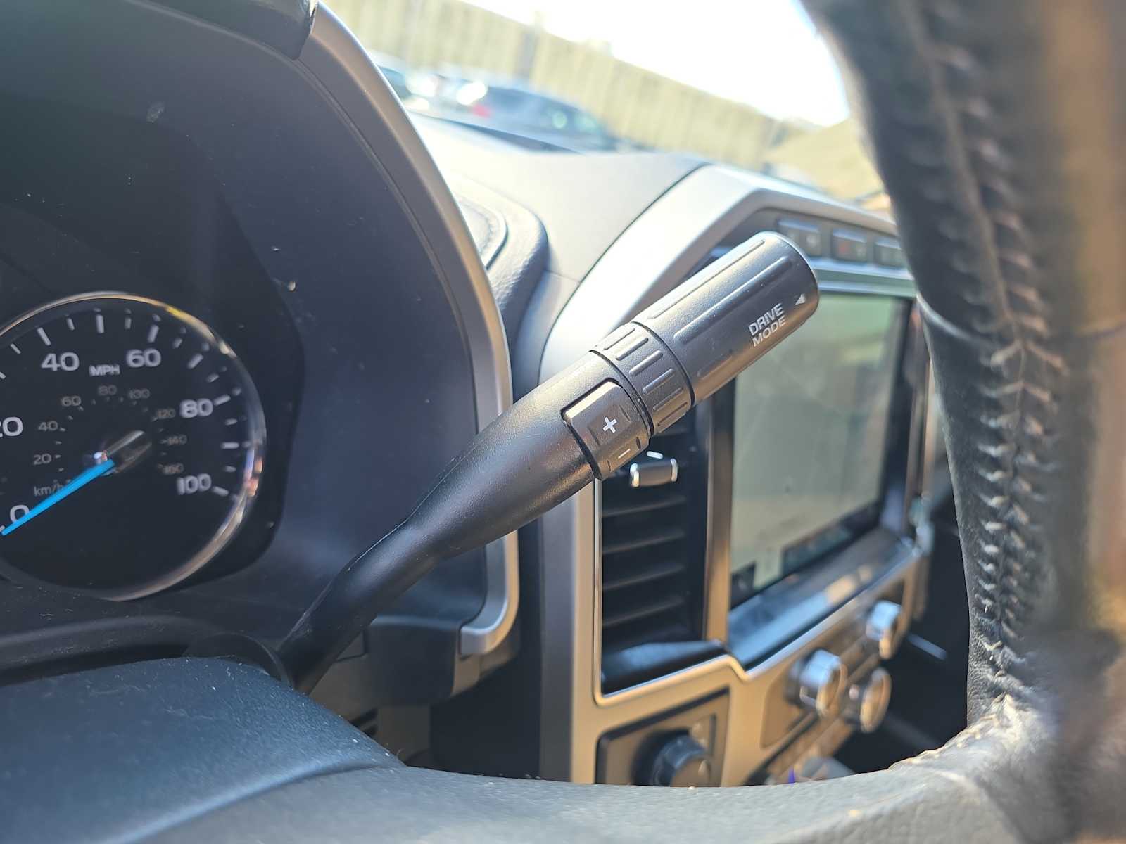 2022 Ford F-250 Lariat photo 24