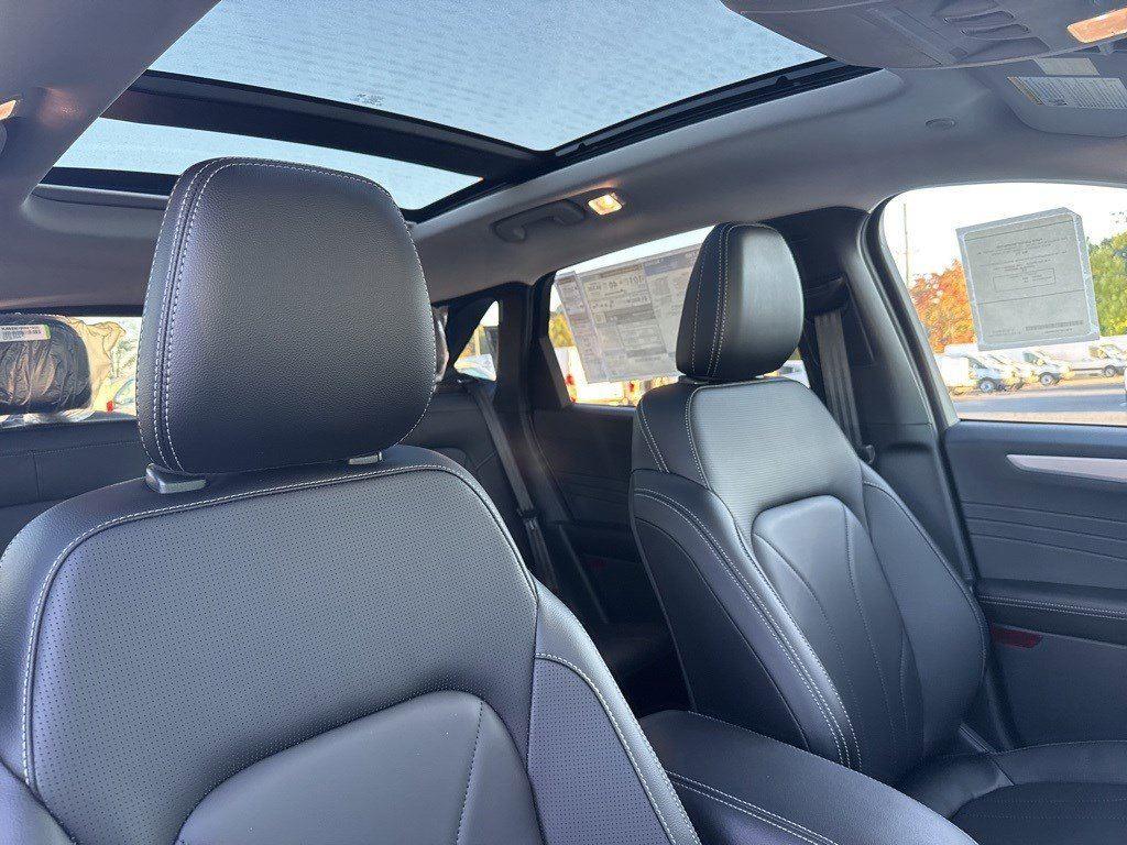 2025 Ford Escape Plug-In Hybrid photo 16