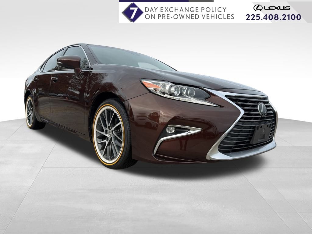 2017 Lexus ES 350's photo