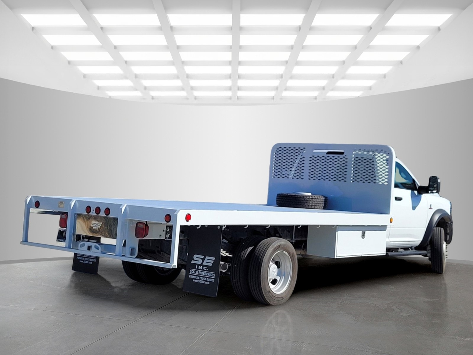 2026 Ram 5500 Tradesman photo 4