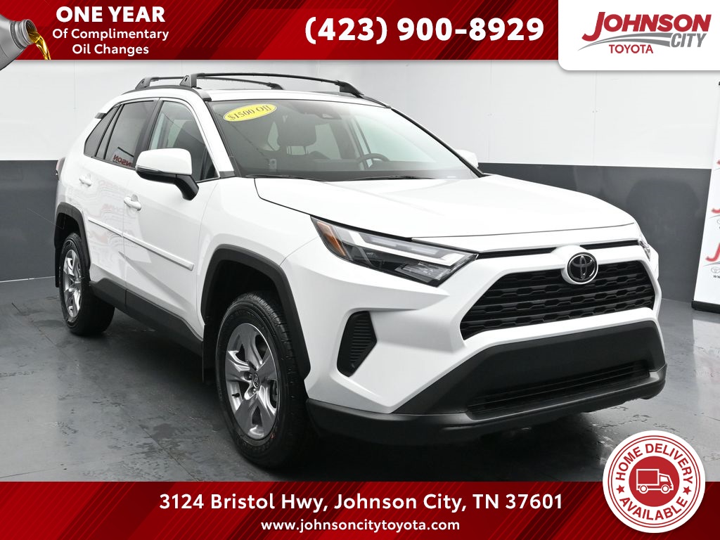 2025 Toyota RAV4 XLE's photo