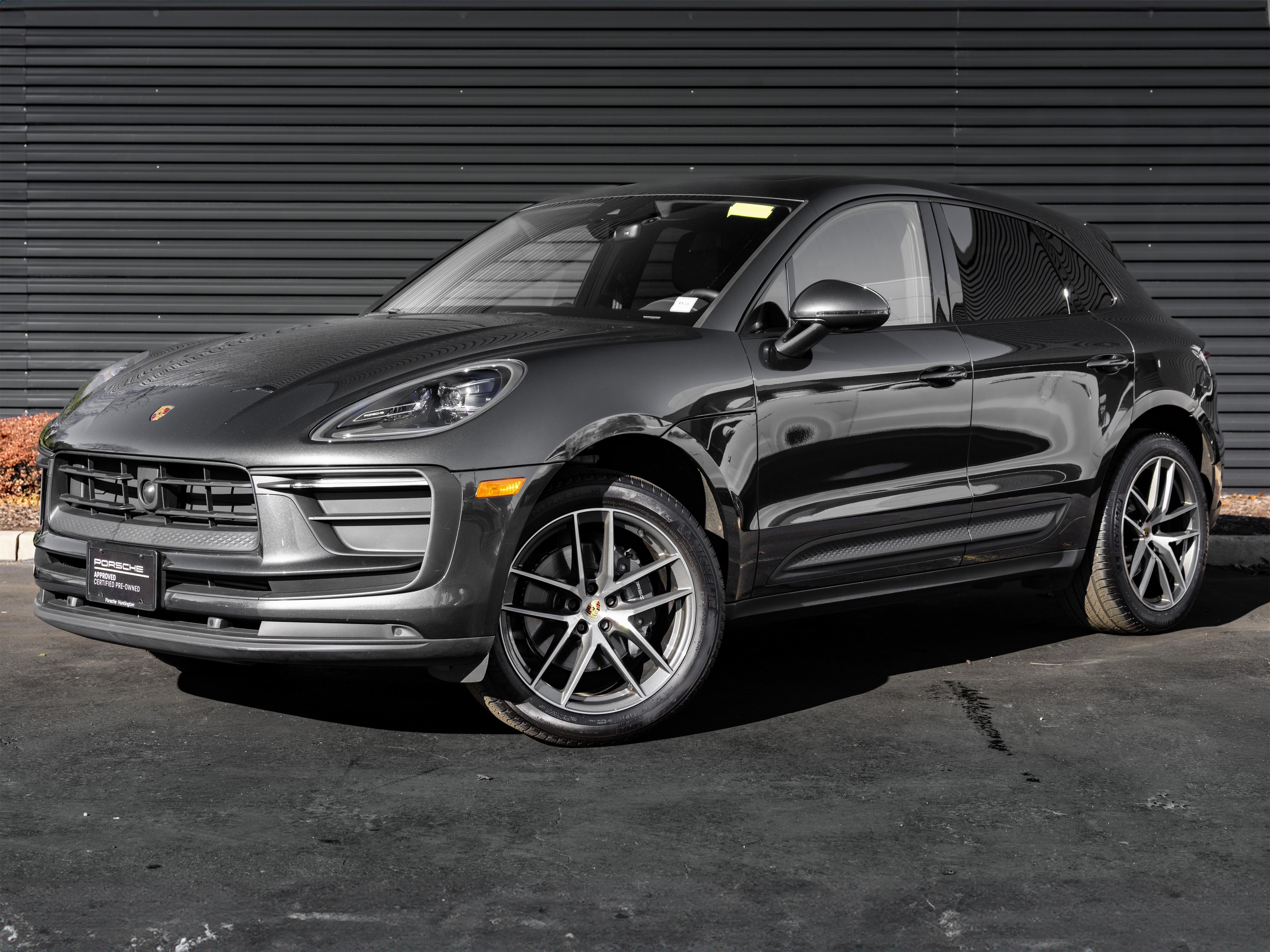 2023 Porsche Macan T's photo