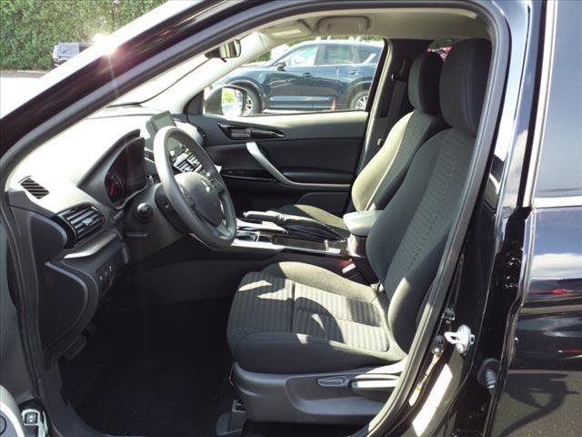 2024 Mitsubishi Eclipse Cross LE photo 4