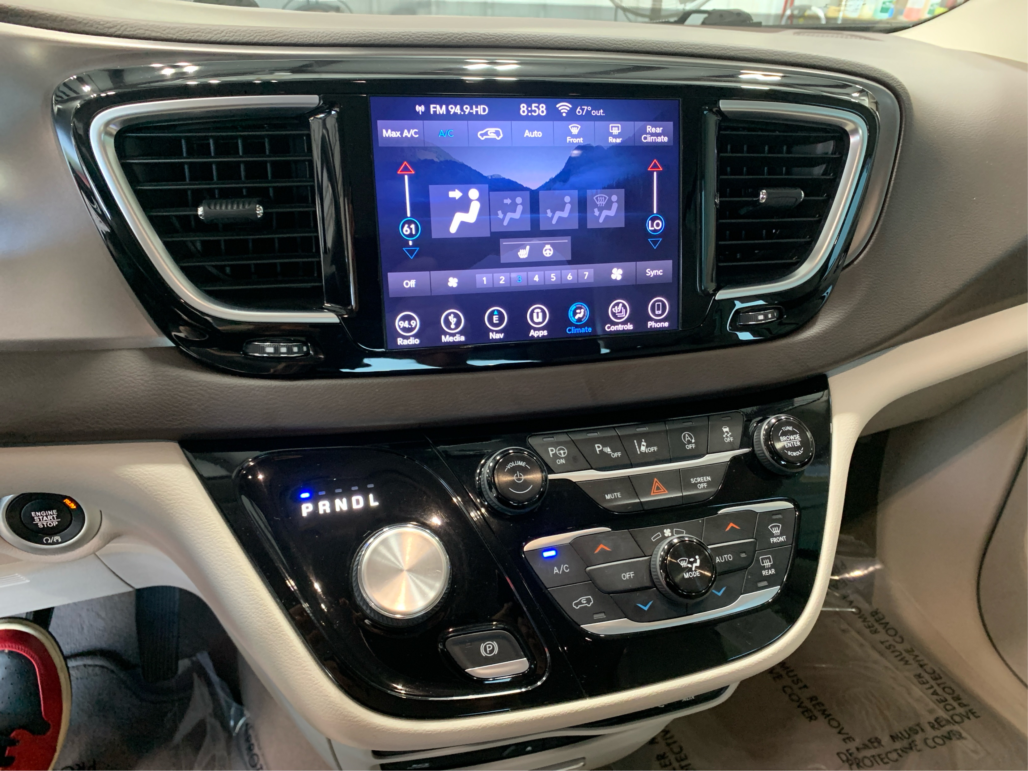 2018 Chrysler Pacifica Touring Plus photo 11