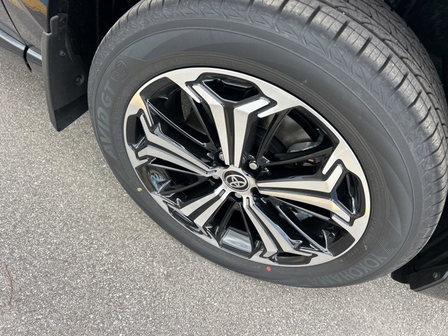 2025 Toyota RAV4 Hybrid XSE photo 3