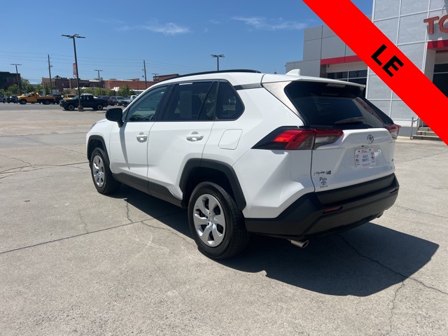 2019 Toyota RAV4 LE photo 4