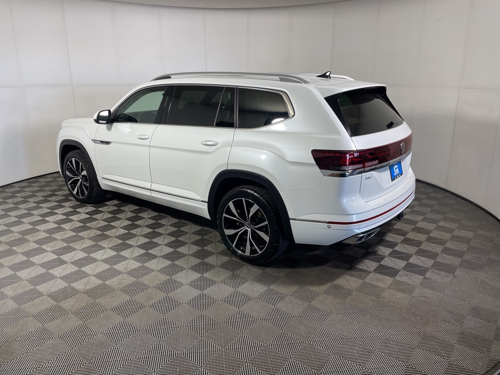 2024 Volkswagen Atlas SEL Premium R-Line photo 3