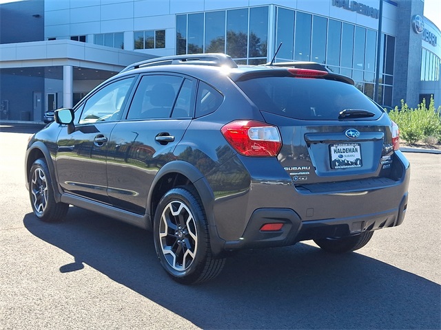 2017 Subaru Crosstrek 2.0i Premium photo 3