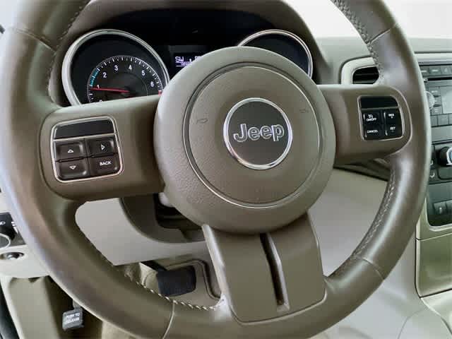 2011 Jeep Grand Cherokee Laredo photo 11