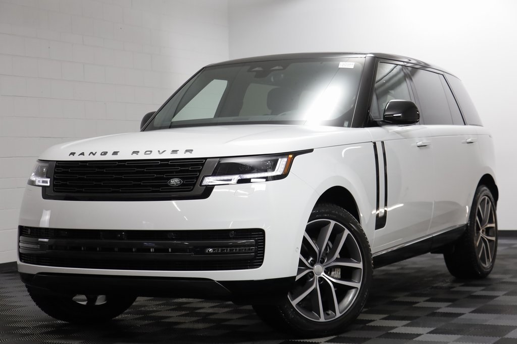 2025 Land Rover Range Rover SE's photo