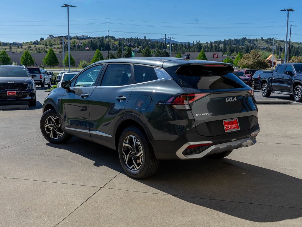 2025 Kia Sportage LX photo 3