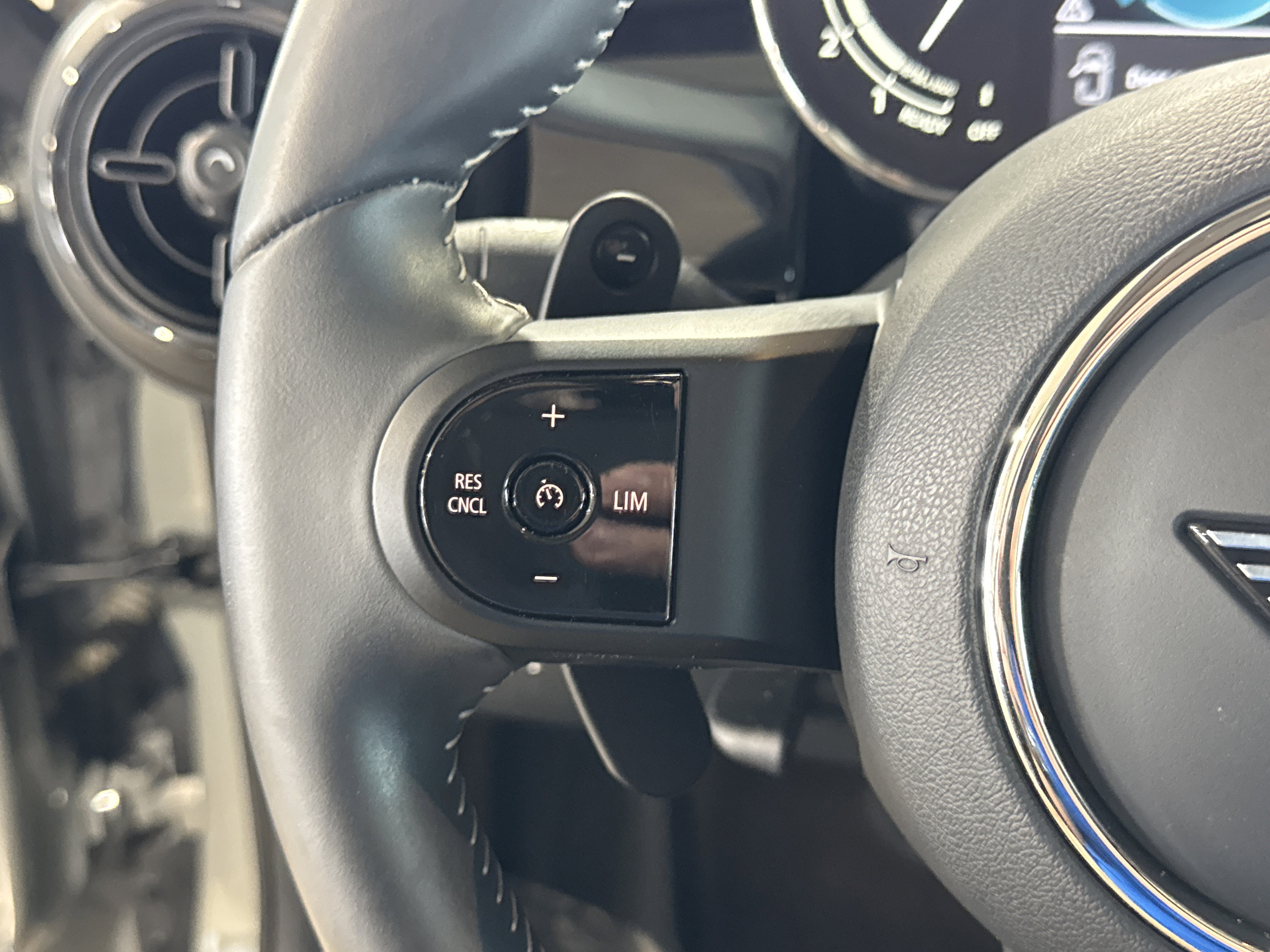 2023 Mini Cooper Hardtop S photo 6