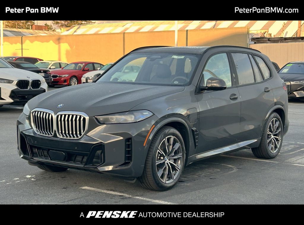 2026 BMW X5 50e's photo
