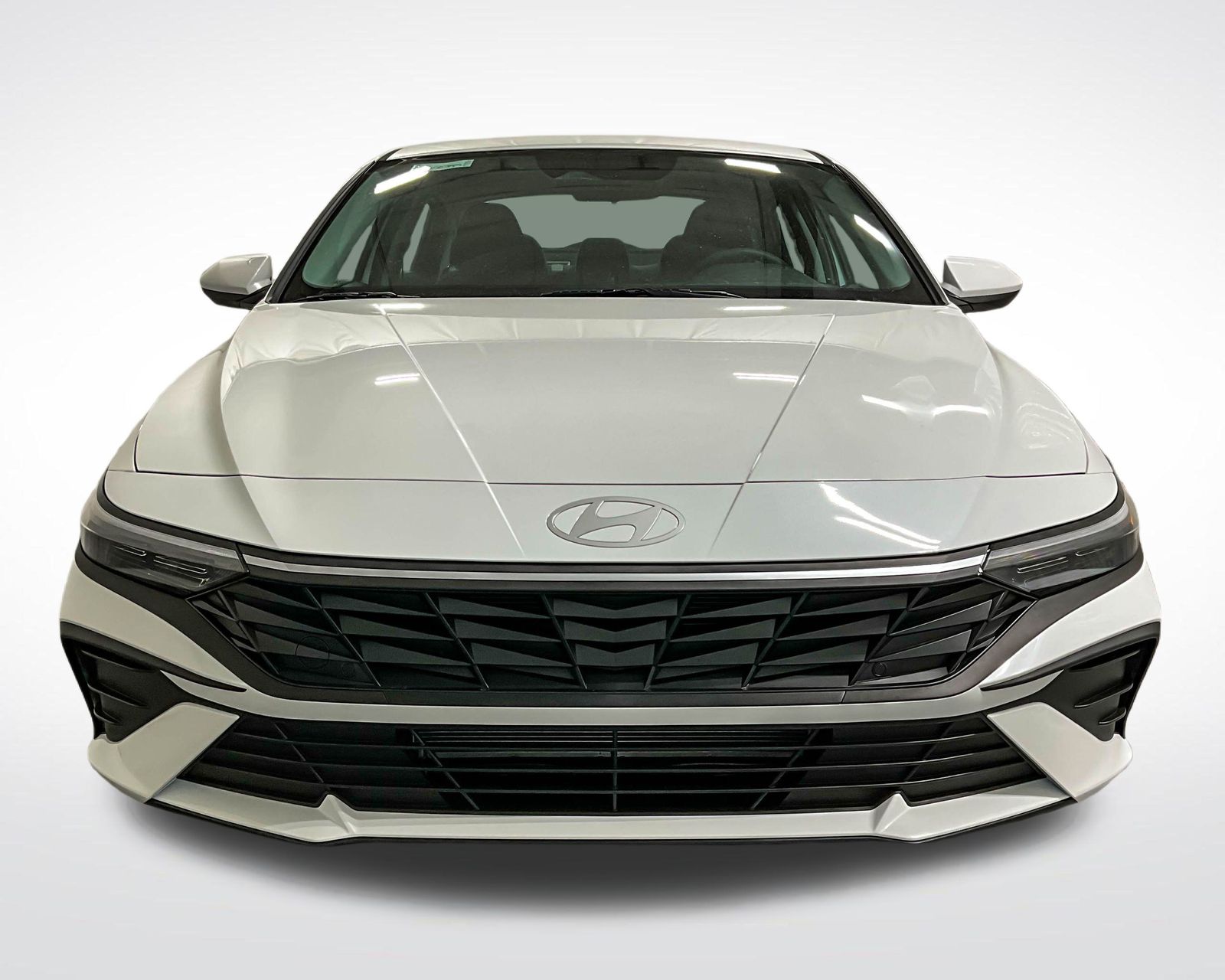 2025 Hyundai Elantra SE photo 2