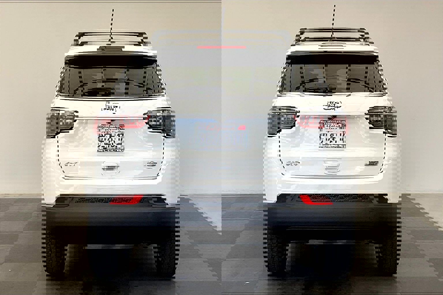 2022 Jeep Compass Latitude Lux photo 3