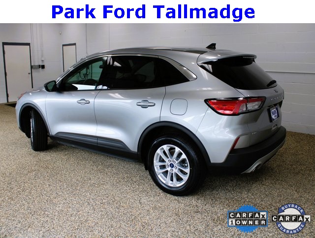 2022 Ford Escape SE photo 2