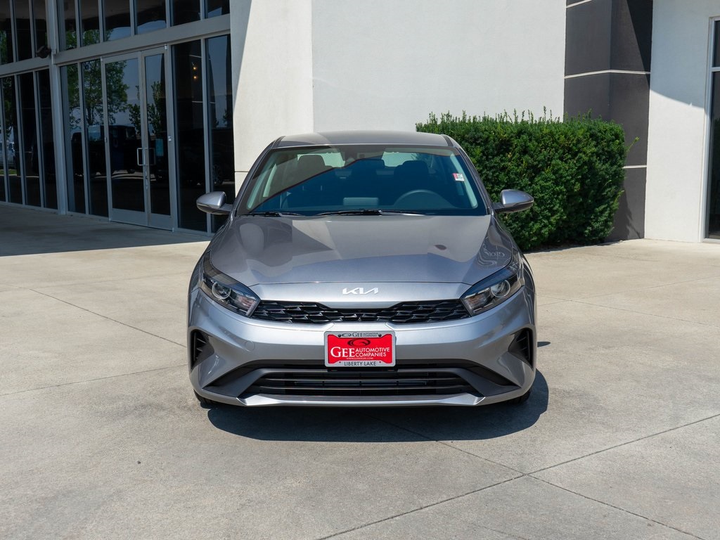 2024 Kia Forte LXS photo 2