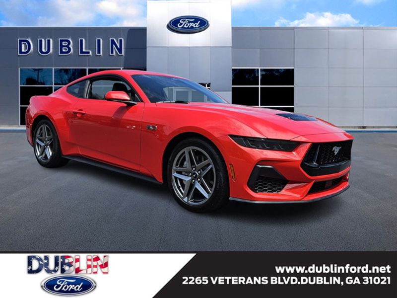 2025 Ford Mustang GT Premium's photo