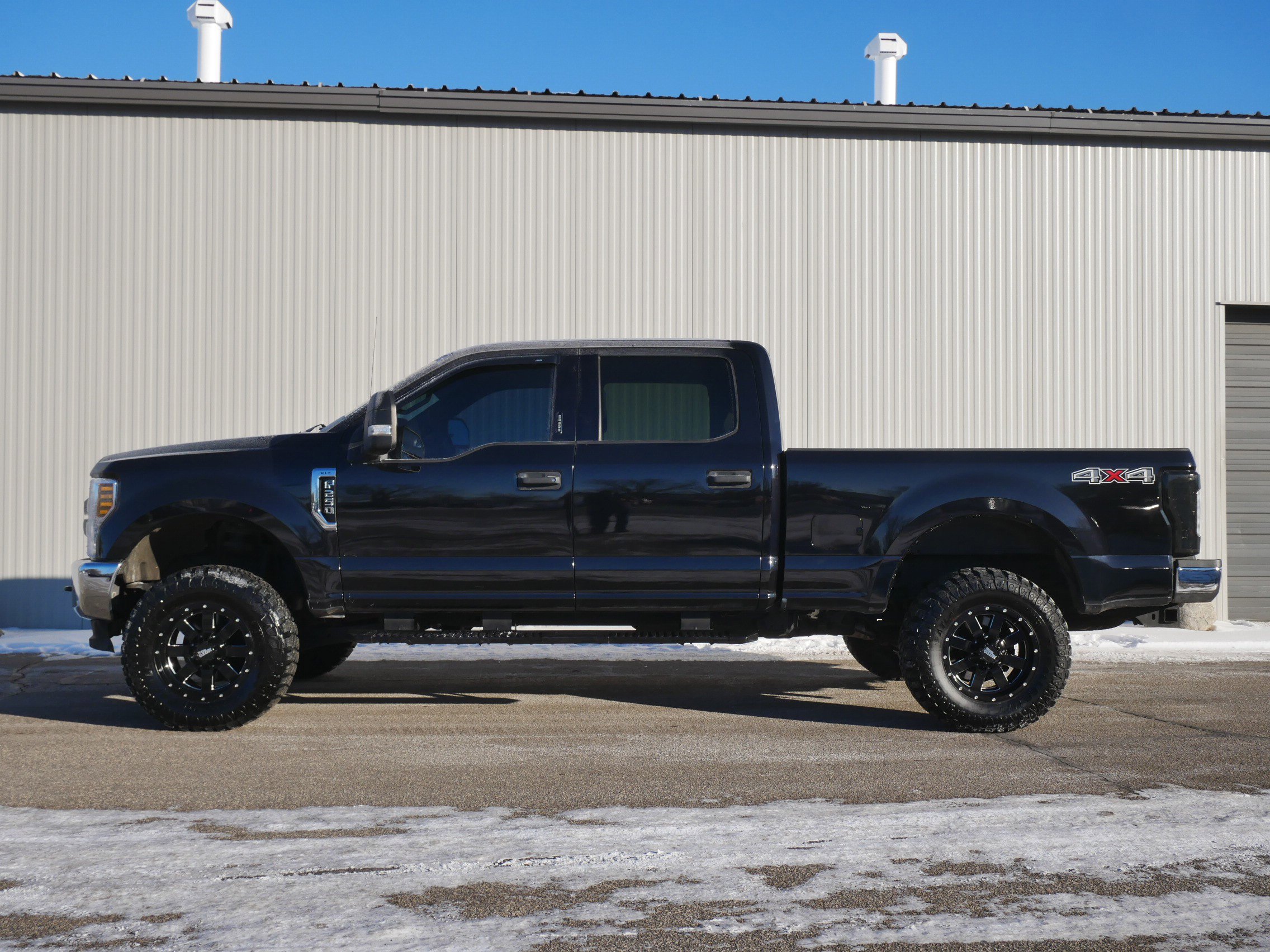 Used 2019 Ford F-250 Super Duty XLT with VIN 1FT7W2B60KEE35682 for sale in Hastings, Minnesota