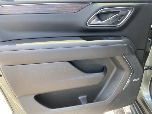 2023 Chevrolet Suburban LT photo 29