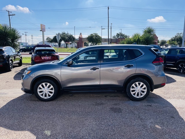 2017 Nissan Rogue S photo 2