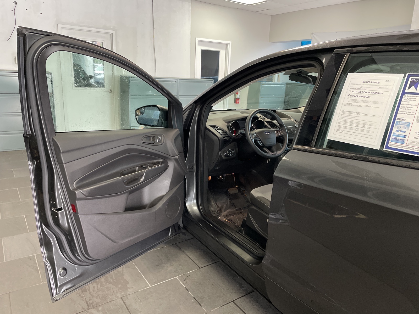 2019 Ford Escape S photo 24