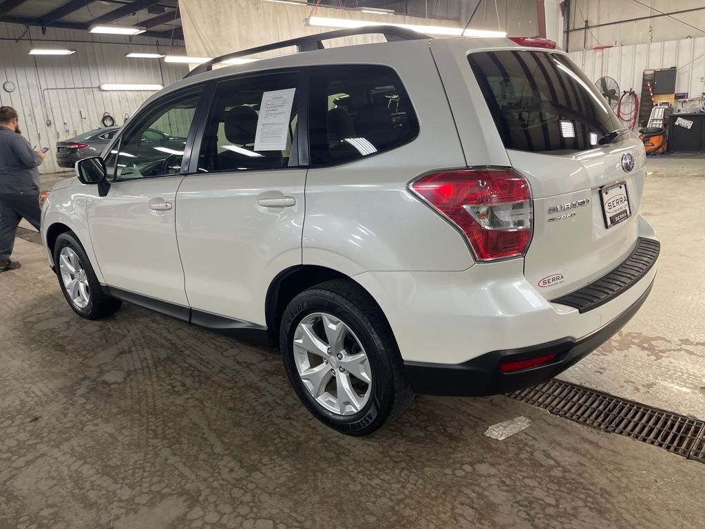 2015 Subaru Forester 2.5i Premium photo 3