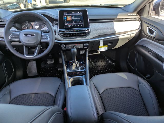 2025 Jeep Compass Latitude photo 23