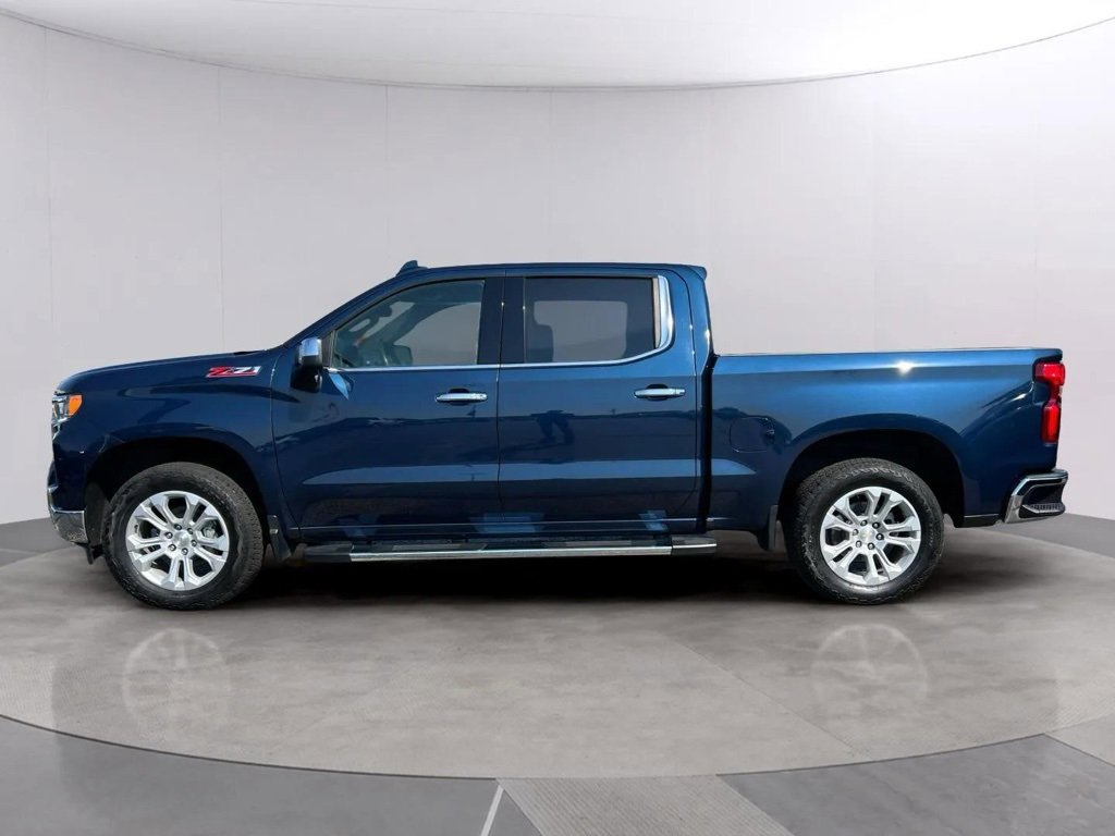 2023 Chevrolet Silverado 1500 LTZ photo 2