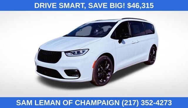 2026 Chrysler Pacifica Limited's photo