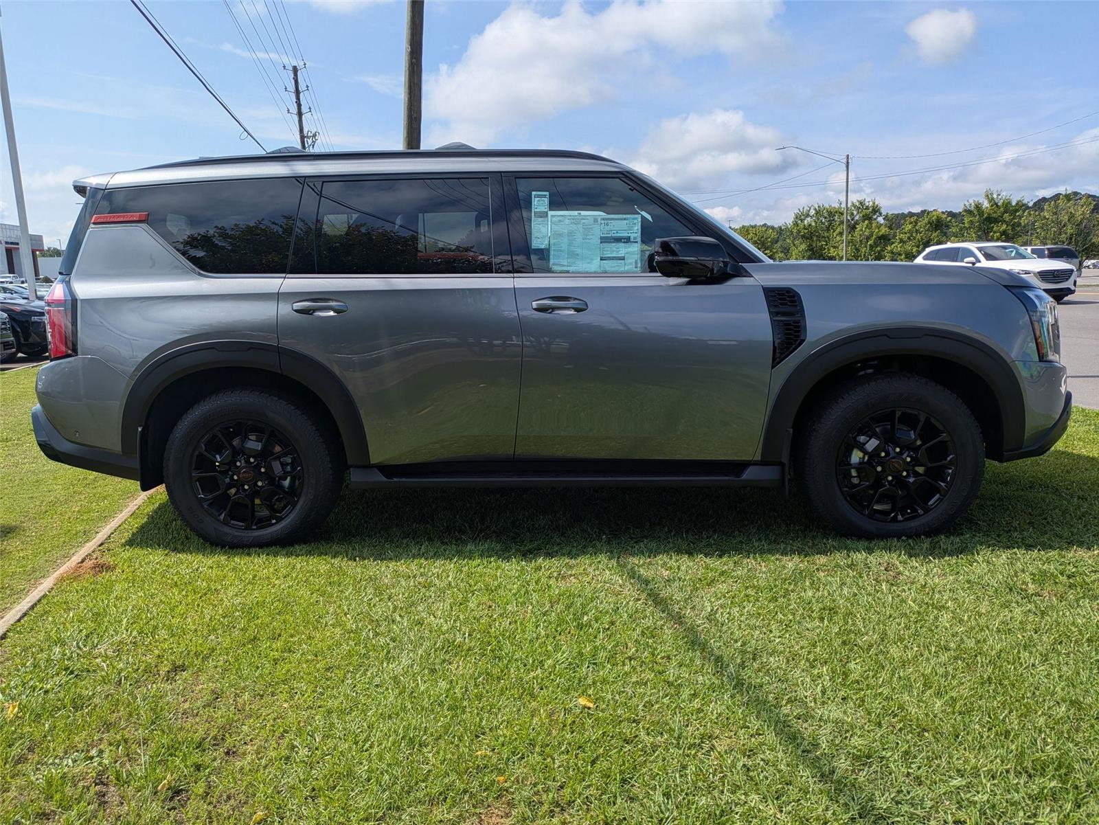 2025 Nissan Armada photo 2