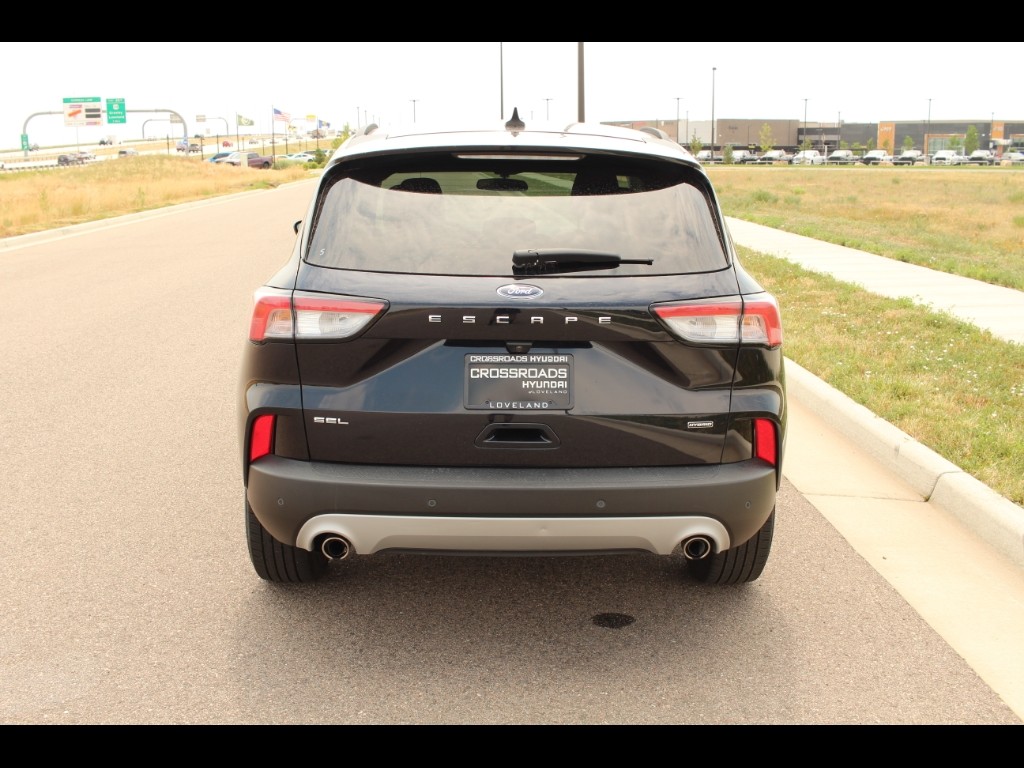 2021 Ford Escape SEL Hybrid photo 3