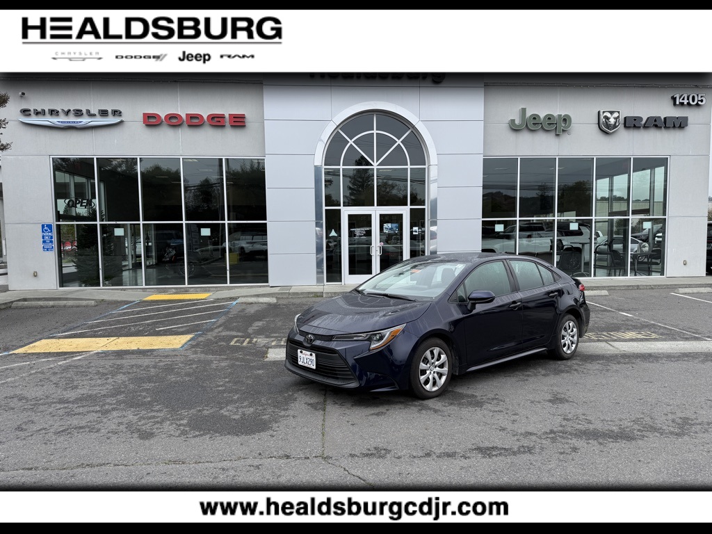 2024 Toyota Corolla LE's photo