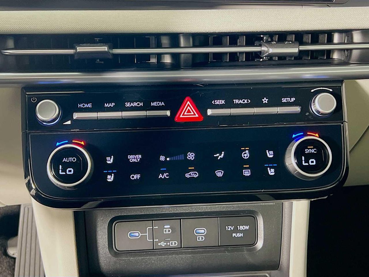 2025 Hyundai Tucson Hybrid Limited photo 9