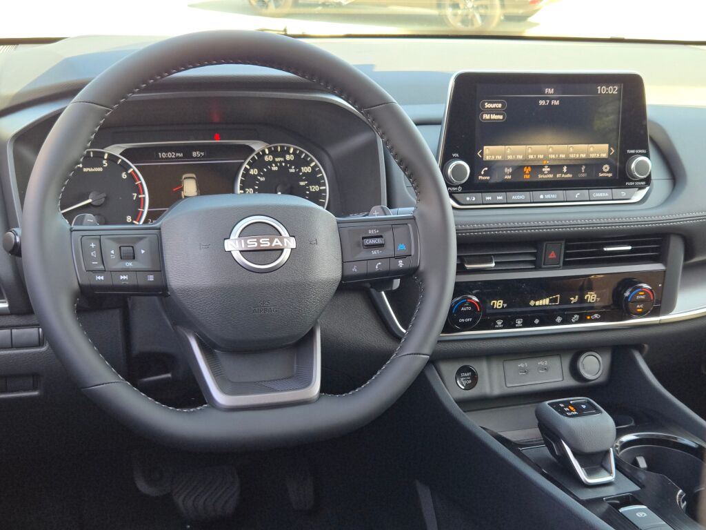2026 Nissan Rogue SV photo 16