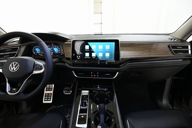 2026 Volkswagen Atlas SEL Premium R-Line photo 2