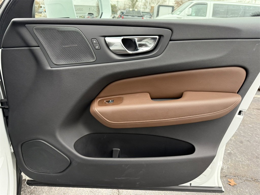 2020 VOLVO XC60 - Image 36