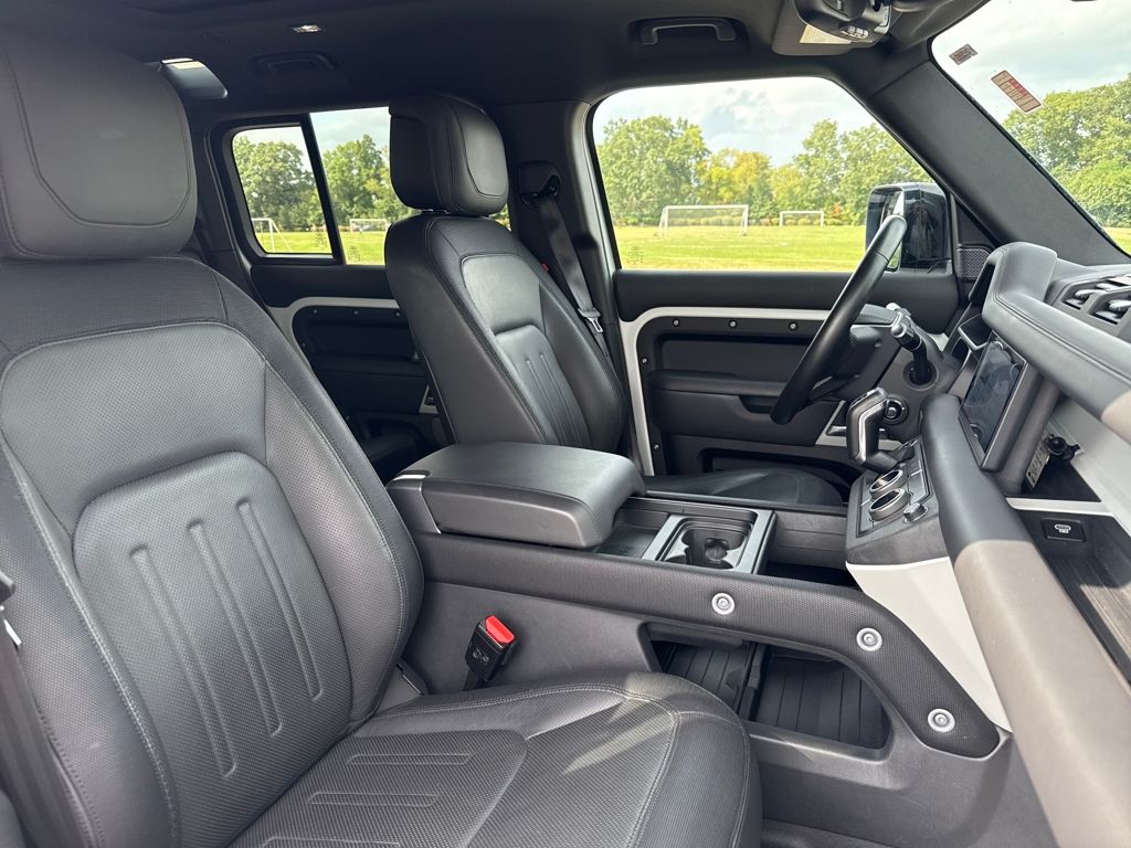 2022 Land Rover Defender 110 X-Dynamic HSE photo 14