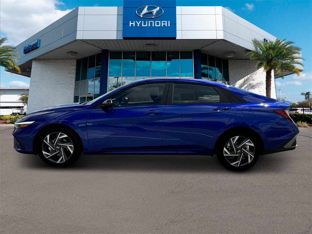 2025 Hyundai Elantra SEL Sport photo 2