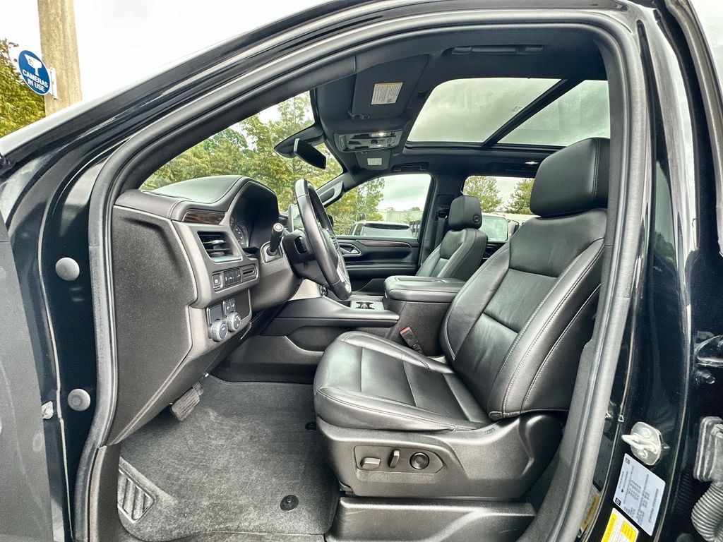 2021 Chevrolet Suburban LT photo 19