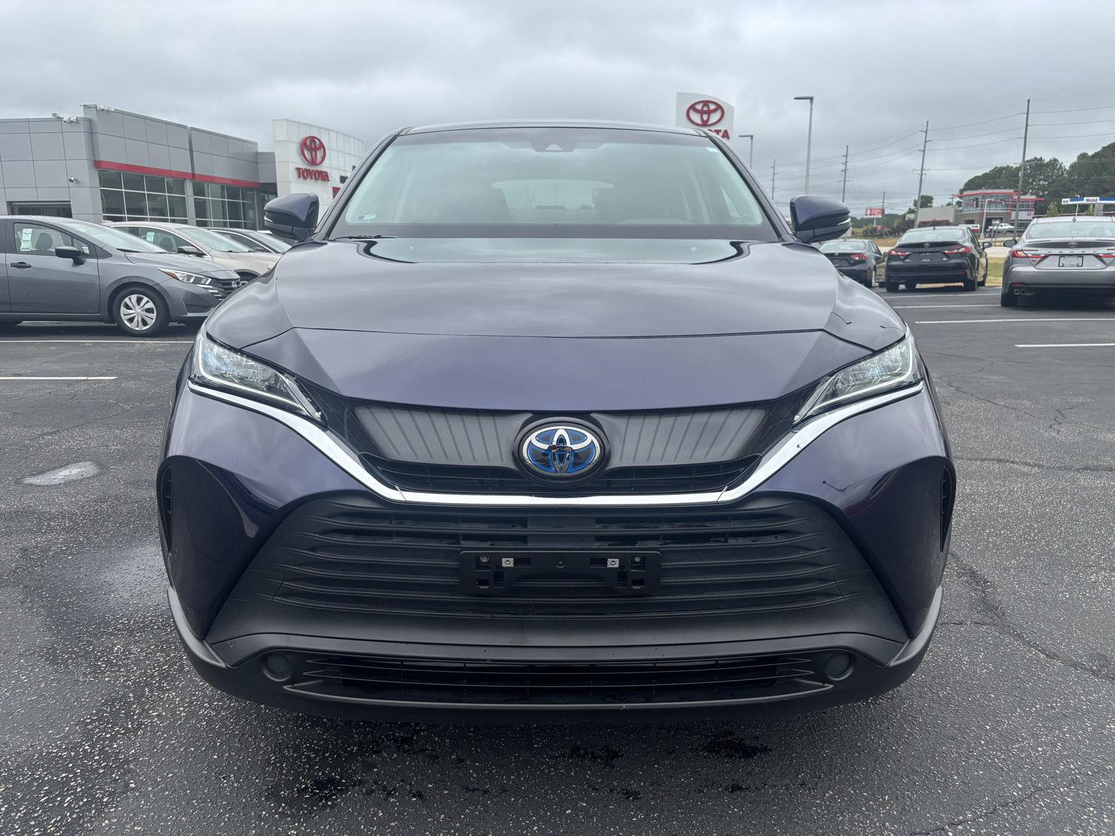 2021 Toyota Venza LE photo 2