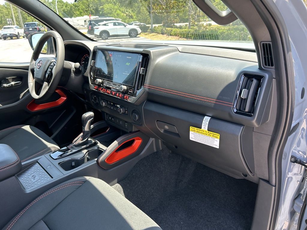 2025 Nissan Frontier PRO-4X photo 38