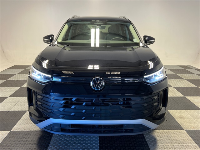 2026 Volkswagen Tiguan SE photo 2