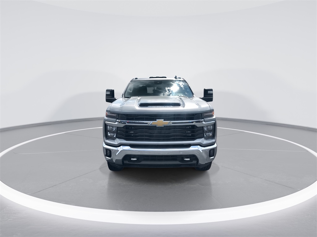 2025 Chevrolet Silverado 3500HD LT photo 3