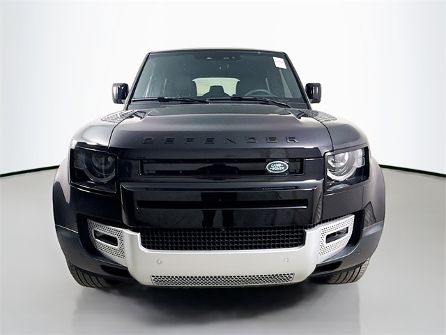 2025 Land Rover Defender 110 S photo 2