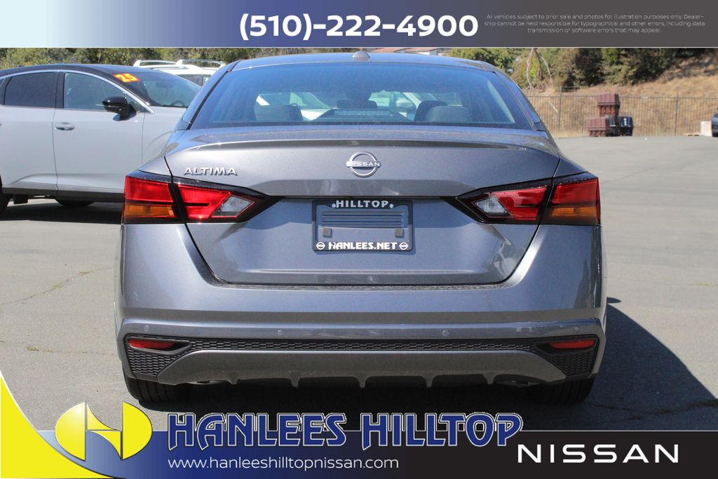 2025 Nissan Altima 2.5 SV photo 8