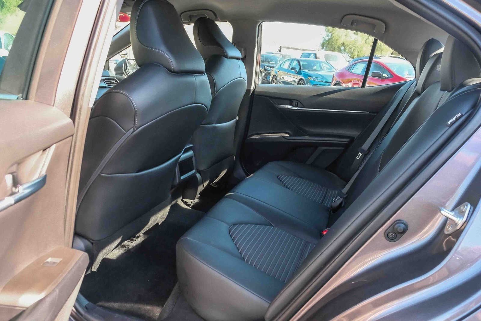 2023 Toyota Camry SE photo 18