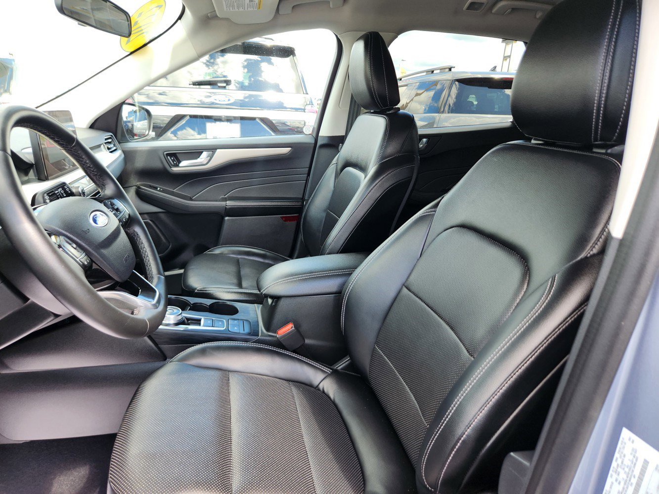2022 Ford Escape SEL photo 24