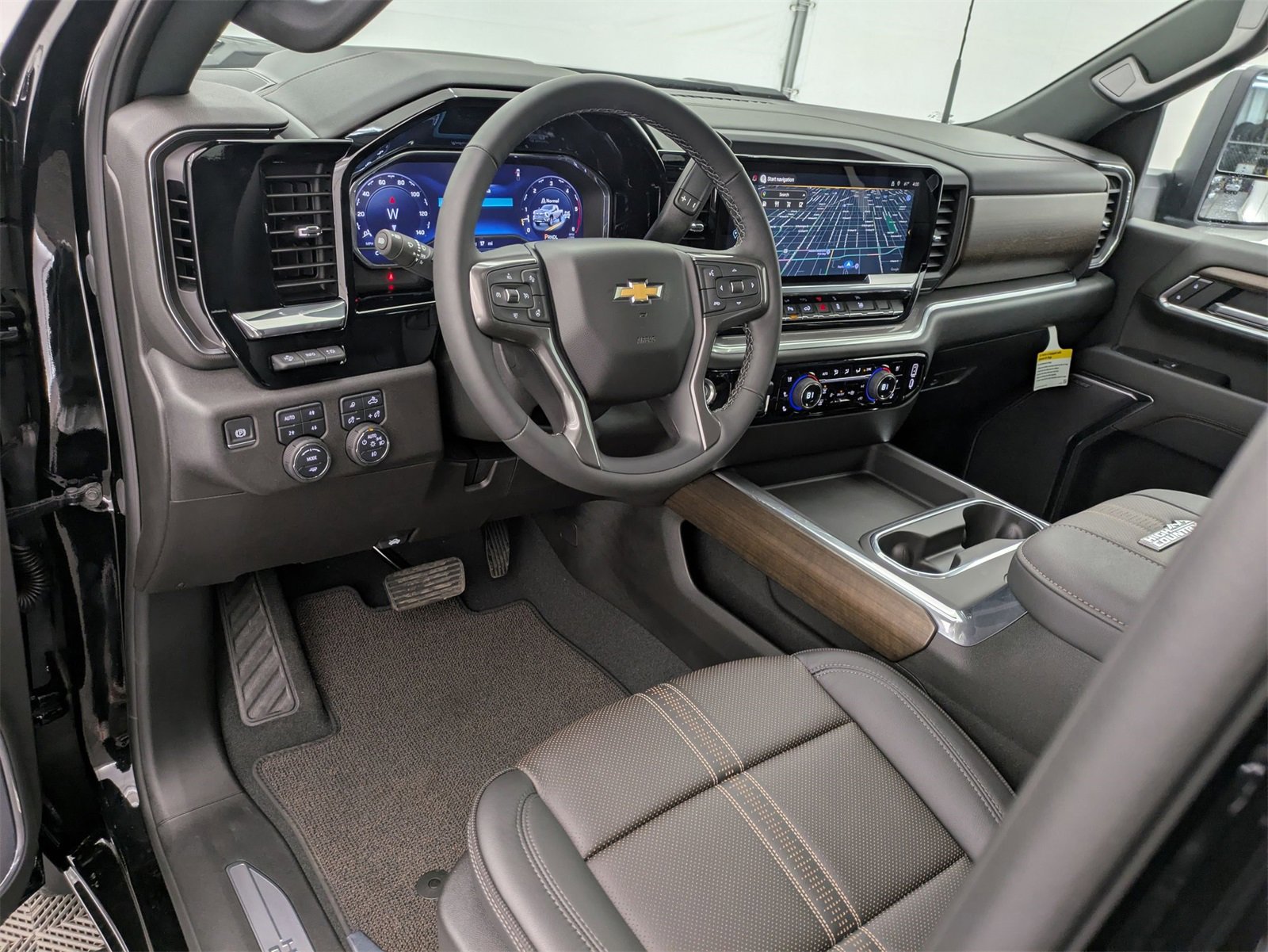 2025 Chevrolet Silverado 3500HD High Country photo 2